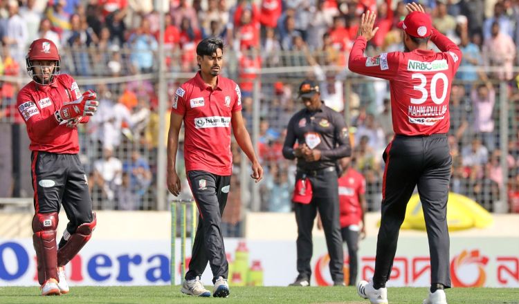 ‘তাইজুলকে দলে নেয়ায় ‘যারা হেসেছিল’, এটাই তাদের জবাব’
